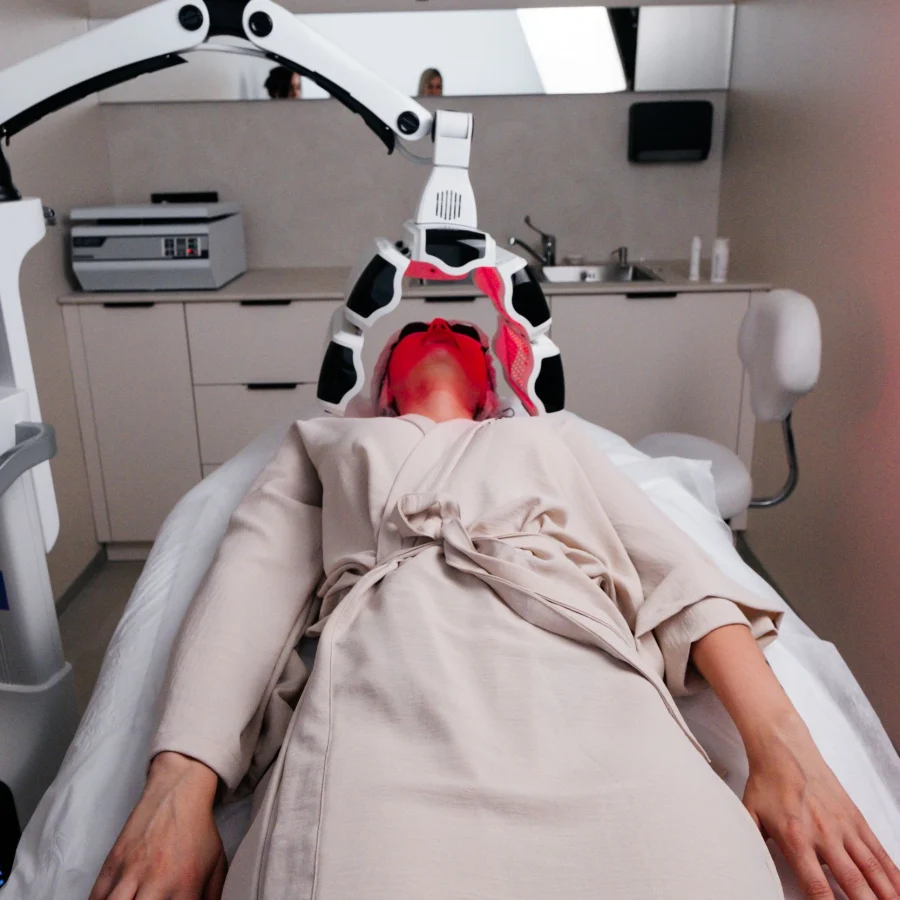 Фотодинамическая терапия Revixan в клинике RA|RÉ